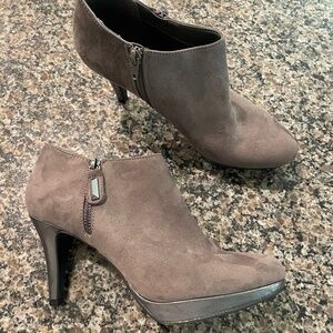 Liz Claiborne boots